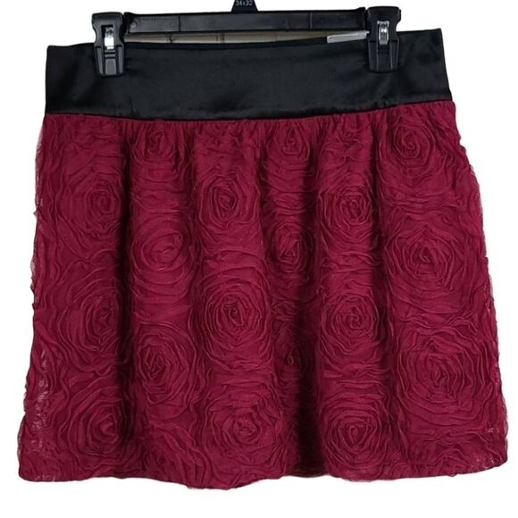 Maurices NWT Burgundy Tulle Rosette 3D Mesh Skirt Medium 8/10 Boho chic Hipster - Picture 8 of 10